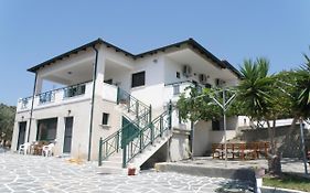 Villa Rodia 4 Guests